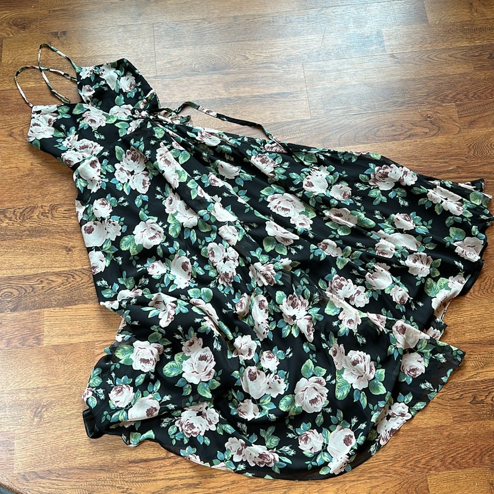 Lulus floral romance maxi dress, rose floral wrap maxi dress, small
